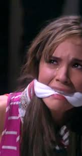 La casa de al lado" Intercambio mortal (TV Episode 2012)