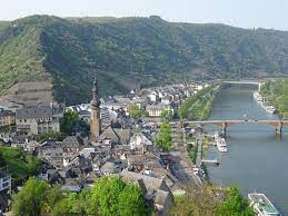 Die möglichkeiten von roompot parks prüfen. Cochem Hubsche Alte Gemauer Ganz In Der Nahe Beatrice Sonntag