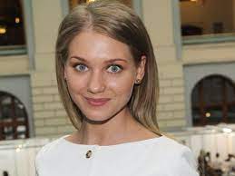 Кристина асмус — главные новости 2021. Kristina Asmus V Kupalnike I Shlyapke Razzadorila Seti Mk
