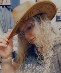 Stephanie Dutton-Williams (@canarylady28) • Instagram photos and videos