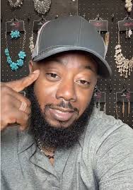 Hubby’s first live & he crushed it! 😂 He swears he’s not taking over…but  he might have a little sparkle fever now. 💎 Who sells more