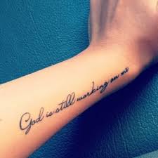 Tattoo Spruch Am Arm Madchen Spruche