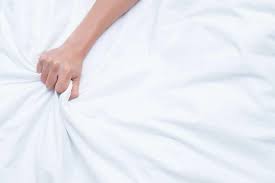 الرعشة الجنسية.. تعرف على فوائدها الصحية والنفسية! - منصة شفاء