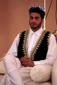 Algerian clothing has a large amount of cultural influence from morocco. Algerian Traditional Clothes Algeria Algerie Traditional Outfits Algerian Clothing Arabic Clothing