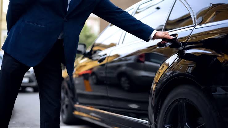 Why Having a Personal Driver Is Better Than Taxis - Staffing at Tiffanie's