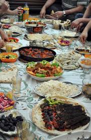 Epingle Par Maria Lucia Sur Persian Food Recette Du Monde Plateaux De Nourriture Cuisine