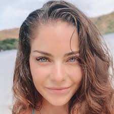 Estella Shannon's Instagram, Twitter & Facebook