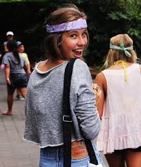 Nous avons observé une tendance bandana à la cheville dans les années 90, et cette saison est de retour. 1001 Idees Comment Mettre Un Bandana Stylee Des Pieds A La Tete