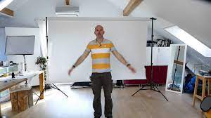 Die meisten menschen verbinden das bilderaufnehmen in einem fotostudio zu hause mit einer sehr aufwendigen einrichtung. Fotografie Hintergrund System Furs Wohnzimmer Fotostudio Youtube