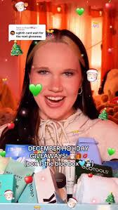 GIVEAWAY It's time for our Happy Holidays Wishlist Giveaway! 🎄✨ TWO lucky  winners will be receiving a $200 online E-gift card to colourpop.com!  🛍️🎁💕 HOW TO ENTER: 1️⃣ Like this post 2️⃣