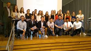 Friedrich merz erntet kritik für einen spruch auf twitter. Auszeichnung Der Jahrgangsbesten Durch Die Friedrich Und Charlotte Merz Stiftung