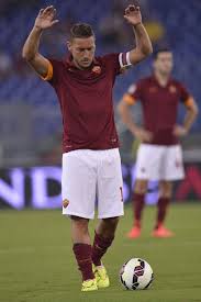 L'ex capitano e dirigente della roma sfrutta così il suo tempo libero. Roma Totti Nessun Problema Di Soldi Calcio News 24