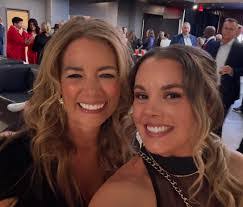 Lauren Bauer's Instagram, Twitter & Facebook