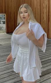 Russian model Pasha Pozdniakova, whose heart is magnificent – Charless  Issue & Humor