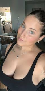 私を一生あなたの妻として、それとも1年間毎週5000ドル? 💕