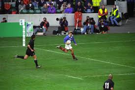 Facebook, qui a pourtant hébergé le direct, a pour l'instant été épargné. France Nouvelle Zelande 1999 Sur La Chaine L Equipe En Hommage A Christophe Dominici L Equipe