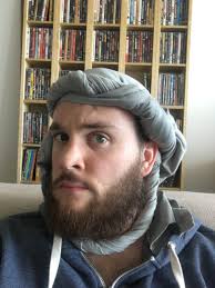 Anyone know how Darius made his shirt into this turban thing? : r/AtlantaTV