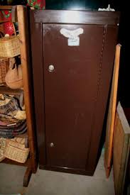 Turn the handle and pull the door open. Exceeding Expectations Nationwide Browse Auctions Search Exclude Closed Lots Auctions My Items Signup Login Catalog Auction Info Handguns Rifles Shotguns Safes Columbia Mo 154640 09 30 2019 12 00 Am Cdt 10 15 2019 1 00 Pm Cdt