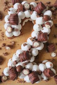 Number Cake Vanille Praline Kinder Lulalovegood Ganache Chocolat Au Lait Gateaux Et Desserts Gateau Anniversaire Chocolat