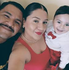 IRÉ A VER CÓMO ESTÁS DE VEZ EN CUANDO (Por Fernando D'Sandi) No me llores  como si hubiera desaparecido, porque no me he ido. Estoy aquí. No en el  cuerpo que solías