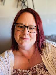 Hello, I'm a practicing psychotherapist with 20+ years experience