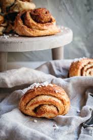 Zimtschnecken Scones Wienerbrod Skandinavisch Backen Rezept In 2020 Zimtschnecken Lecker Rezepte