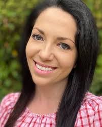 Emily Bruton's Instagram, Twitter & Facebook