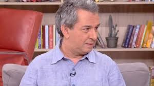 Συνέβη σήμερα το πρωί στον αέρα της εκπομπής του star «στη φωλιά των κου κου» την ώρα που στις οθόνες μας απολαμβάναμε ένα βίντεο με τη νικολέττα βλαβιανού. Xrhstos Xatzhpanagiwths Gia Egklhmata H Seira Htan Etoimh Gia Kopsimo Mas Eixe Fwna3ei O Latsios Thecaller