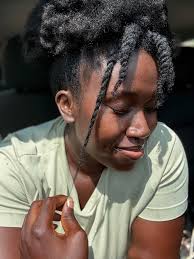 What I use to buy...and what i buy now if I'm not making it! Why does nut  milk need 10+ ingredients!?? Always read the ingredients. It's worth it in  the long run. |