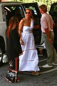 Jennifer lopez celebrates mother's day with her twins and mother: Vzu Zhqgv2tfvm