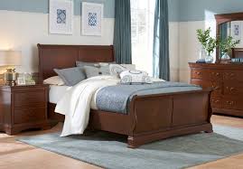 Indulgent curves, elegant tufting and beautifulindulgent curves, elegant tufting and beautiful nail head trim make our gordon bed a showstopper. 21 Marvelous Bedroom Designs With Sleigh Beds