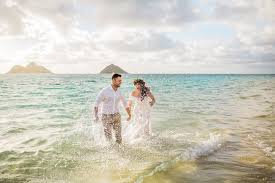 Sarah And Tom S Lanikai Beach Wedding Sunrise Wedding Lanikai Beach Hawaii Elopement