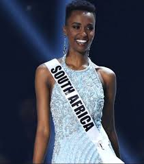 Zozibini tunzi's parents are educators zozi was brought up mostly in a stable home by her parents; Zozibini Tunzi Biography Net Worth Parents Instagram Hometown Age High School Background Webbspy