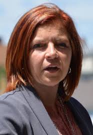 Diane Oberlander's Instagram, Twitter & Facebook