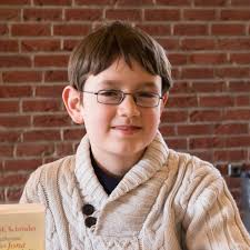 Dylan Wagner bester Vorleser auch auf Bezirksebene