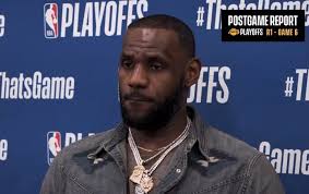 smh LeBron never gives me a break, (🎥 @lakers ; Q by @danwoikesports)