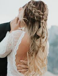 Vous êtes à la recherche de la coiffure de mariée idéale mais vous n'êtes pas très chignon ! Coiffure Mariage Conseils Idees Coiffure Mariee Et Invitees