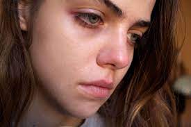 How To Fake Looking Sick And Get Out Of Stuff You Don T Want To Do Bold Makeup Looks Makeup Looks Cute Makeup Looks