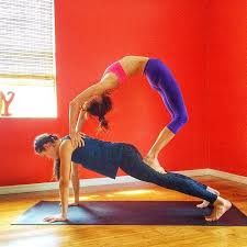 Gorgeous Shots Of Couples Doing Yoga To Inspire Your Day Yoga Poses For Men Yoga Poses For Two Partner Yoga