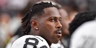 We may earn a commission through links on our site. Antonio Brown Says He S Leaving Nfl Over Anger With Owners