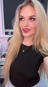 Shannon Bedwell's Instagram, Twitter & Facebook