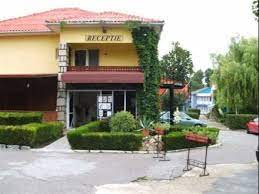 Yakınlardaki başka ilgi çekici yerler arasında eforie sud beach bulunmaktadır. Complexul De Vile Briza Marii Eforie Sud Romania