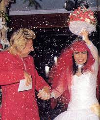 Oltre ai già noti cattivi rapporti tra lei e la famiglia di lui, pare che il tennista avesse gusti libertini e particolari… l'ho preso a mazzate da baseball in un albergo, perché. Bjorn Borg E Loredana Berte La Love Story Rovinosa Tra Liti E Tentativi Di Suicidio Noi Degli 80 90
