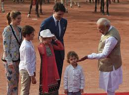 Aug 15, 2021 · justin trudeau: Trudeau In India The Canadian Pm Meets Modi After Diplomatic Dance Bbc News