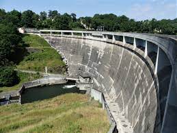 At an elevation of 718 m, its surface area is 1.82 km². Barrage De Pont De Salars Wikipedia