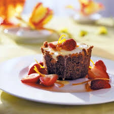 Frischkase Tortchen Mit Eierlikor Und Erdbeeren Rezept Living At Home