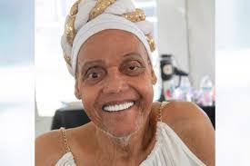 Elaine Stabile's Instagram, Twitter & Facebook