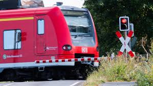 Bahnstreik auch heute fallen viele züge aus. Bahnstreik Auch Im Norden Diese Strecken Sind In Bremen Hamburg Niedersachsen Und Schleswig Holstein Betroffen