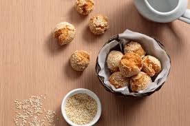 Jajanan legendaris ini memang cocok untuk camilan kapanpun. Resep Onde Onde Ketawa Keju Enak Camilan Tradisional Imut Yang Bikin Mulut Goyang Terus Semua Halaman Sajian Sedap