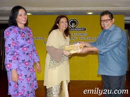 Ketua program studi ilmu hukum fakultas hukum universitas muhammadiyah tangerang. Perak Lecture Malaysia A Shared Nation The Challenges Ahead By Datin Paduka Marina Mahathir From Emily To You